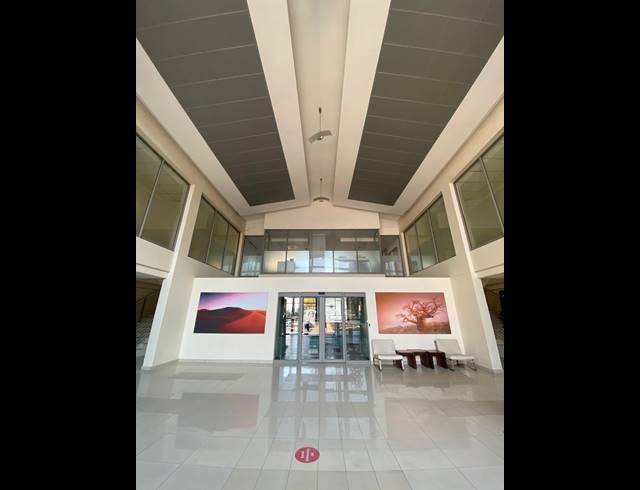 701M² OFFICE TO LET IN BRYANSTON